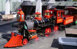 W.D. Locomotiva a Disneyland bis.JPG