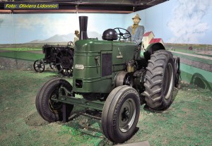 x12 Trattore Field Marshall (Inghilterra 1950).JPG