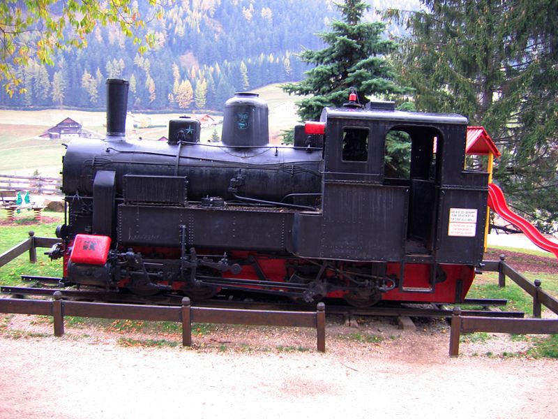 800px-LokomotiveGroednerbahn [800x600].JPG