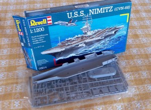 USS Nimitz (scatola Revell)2.jpg