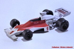 001.P.RJ1 McLaren M23 (Polistil).jpg