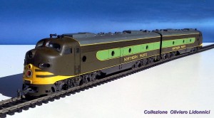 07-EMD8 Northen Pacific.jpg