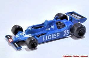 040.RJ.64-Ligier JS11 (n.25).jpg