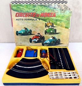 N.T.1964-NATIONAL TOYS VANWALL LOTUS  1-32-(a.jpg