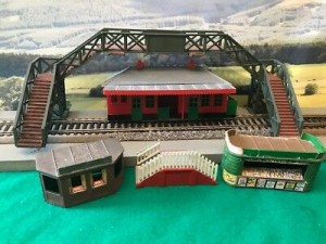 00-gauge-Airfix-model-railway-station-buildings-and.jpg