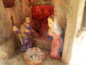 interno presepio luce rossa.jpg