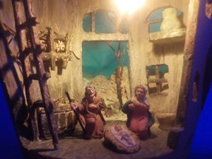 luce anteriore presepe con sacra famiglia.jpg