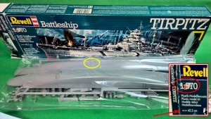 FOTO 30-Scatola Tirpitz Revell 1%570-01.jpg