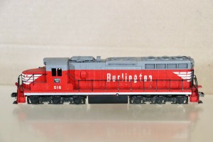 Rivarossi Test Reasearch Dept Locomotiva Tenshodo Burlington Northern SD-24 NZ 2.jpg