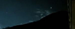 LUCE VERDE - con  nuvole 11 agosto 2022 ore 22.38 la seconda luce sembra una stella (3).jpg
