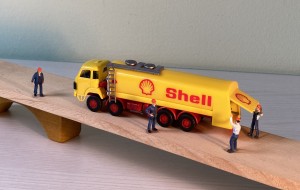 Shell_RoskopfSaurer_trequartidietro.jpg