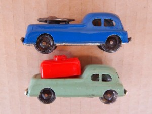 2 CAMION LIMA VINTAGE IN LATTA OLD TRUCK TIN TOY WITH PLANE AEREO 3.JPG
