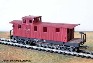 008 Caboose a carrelli .jpg