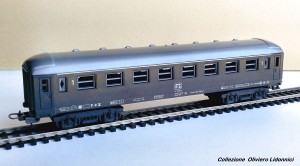 Carrozza FS 1°classe LIMA (corta).jpg