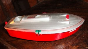 Motoscafo SCHUCO ELECTRO in celluloide.JPG