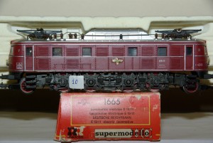 rivarossi 1665 locomotiva e E 19-11 deutsche reichsbahn con decal aquila nazista.jpg