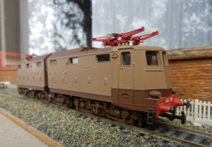 Rivarossi-art.1442-4 locomotiva E 636.190 FS 3.JPG