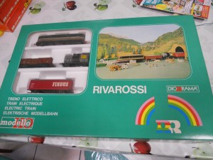 CONFEZIONE RIVAROSSI ANCORA SIGILLATA CON D-341 FS ART.1052 SCALA HO.JPG