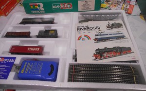 CONFEZIONE RIVAROSSI ANCORA SIGILLATA CON D-341 FS ART.1052 SCALA HO 2.JPG