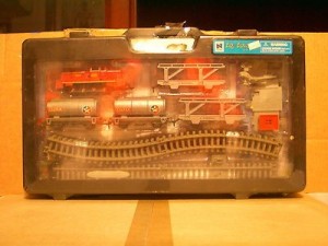 ray-caltex-1999-train-set-toytown_1_ef208b57d51a2d2bdb497989d07c940c.jpg