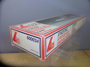 LIMA HO MODEL No.600034 STATION KIT SET VN MIB 7.JPG