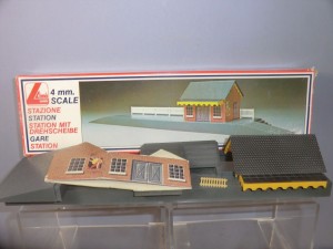 LIMA HO MODEL No.600034 STATION KIT SET VN MIB.JPG