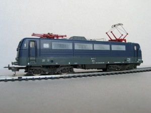8 208932GL E410 DB 184 111-7 2 PANT ROSSI MARCATA SU GRIGIO.jpg