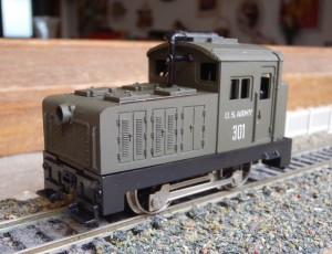 Rivarossi-art. AA-R  US Army locomotiva  diesel US Army 301 16.JPG