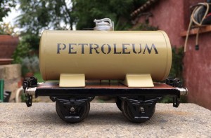 Petroleum_latovuoto.jpg