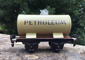Petroleum_latovuotoB.jpg