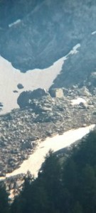 foto della presunta torre altare di pietra con pareti levigate.jpg